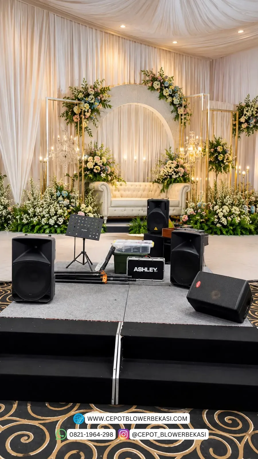 Butuh sewa sound system di Bekasi untuk pernikahan, seminar, gathering, acara kantor, atau event lainnya? Cepot Blower Bekasi menyediakan pilihan sound system dengan daya 1.000, 2.000, 3.000, hingga 4.000 watt, lengkap dengan operator. Paket sound system sudah termasuk mixer, 1 mikrofon wireless, 2 mikrofon kabel, 1 orang operator, serta musik melalui YouTube Premium. Durasi penggunaan standar maksimal 8 jam. Konsultasikan jenis acara, lokasi, dan kebutuhan daya agar pilihan sound system sesuai dengan kebutuhan Anda.